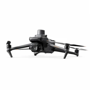 DJI Mavic 3M oq fondagi multispektral qishloq xo‘jaligi droni